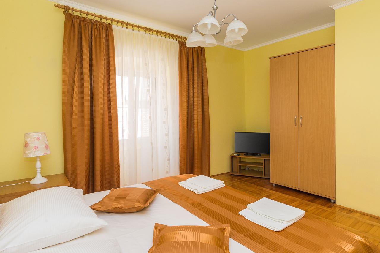 Apartments Niko Skradin Esterno foto